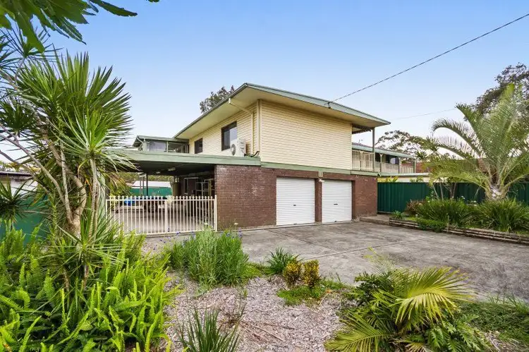 11 Cams Boulevard, Summerland Point NSW 2259