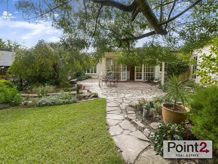 8 Eliza Drive, Mount Eliza VIC 3930