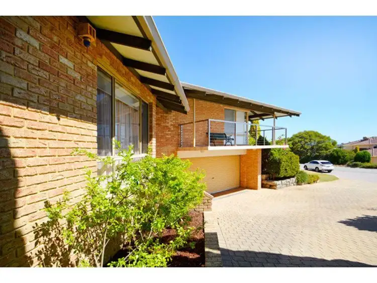 Second view of Homely house listing, 32 Hazelwood Loop, Carine WA 6020