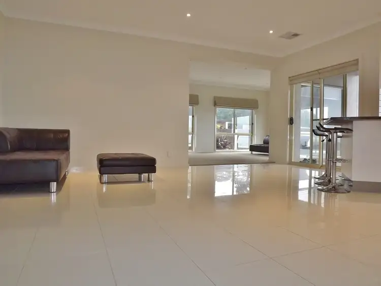 Sixth view of Homely house listing, 1 Sharnee Court, Moe VIC 3825