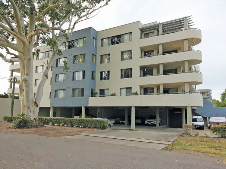 Second view of Homely unit listing, 4/2-4 Soldiers Point Road, Soldiers Point NSW 2317