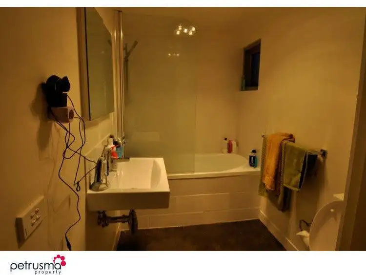 Fifth view of Homely unit listing, 9/75 Warwick St, Hobart TAS 7000