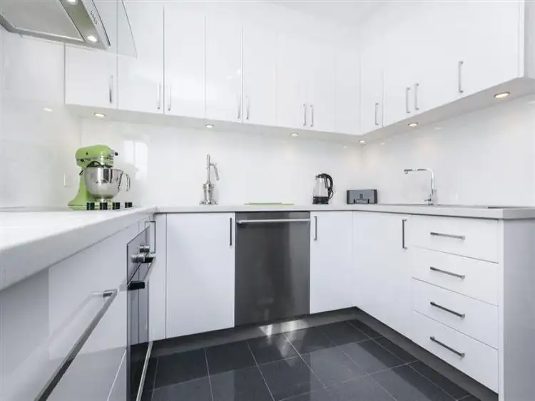 Sixth view of Homely unit listing, 8/7 Clifton  Crescent, Mount Lawley WA 6050