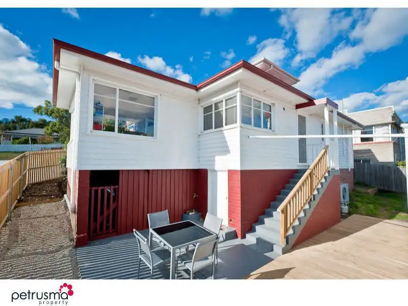 Main view of Homely unit listing, 1/114 Gordons Hill Road, Lindisfarne TAS 7015