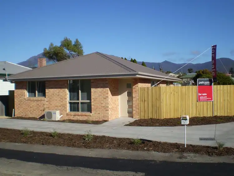 2/48 Gepp Parade, Derwent Park TAS 7009