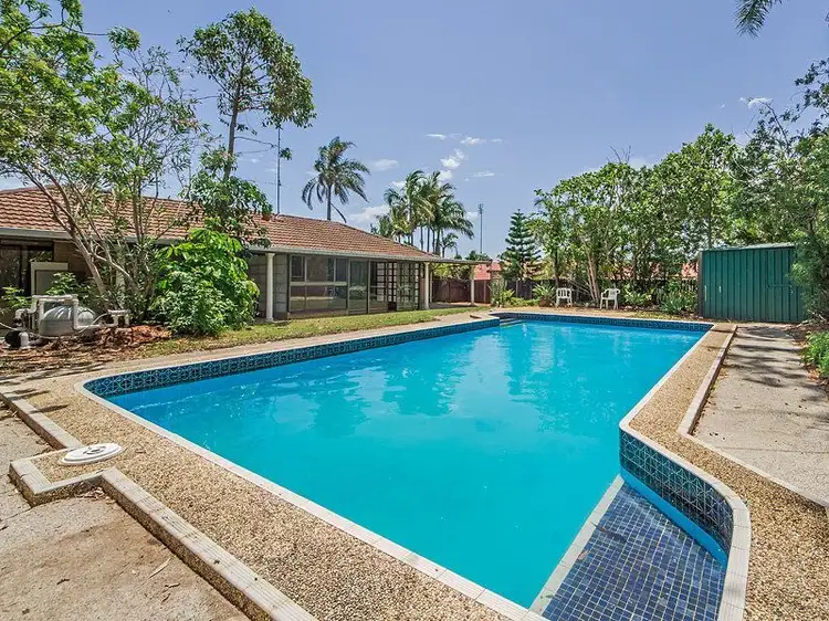 4 Aldrin Avenue, Benowa QLD 4217