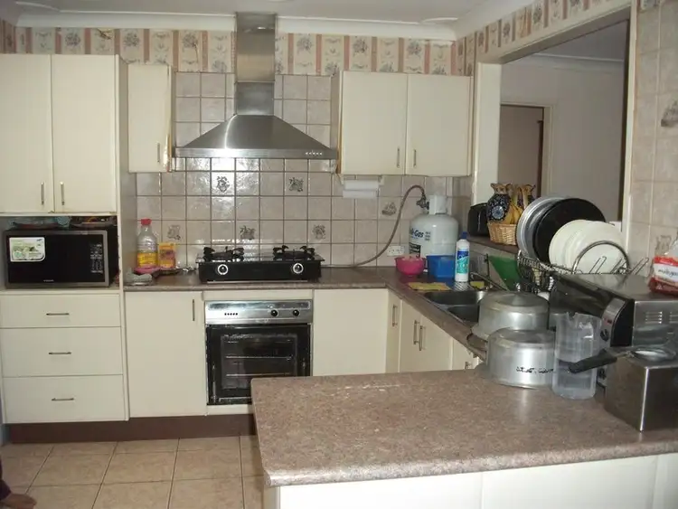 33 Myuna Cr, Seven Hills NSW 2147