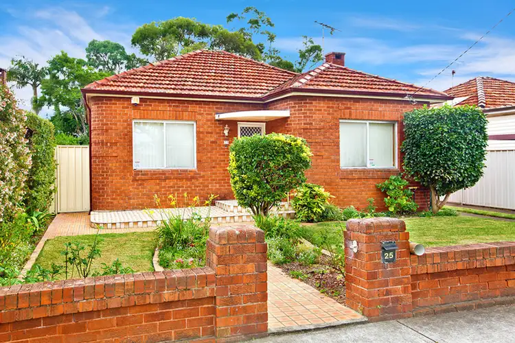 25 Yandarlo Street, Croydon Park NSW 2133