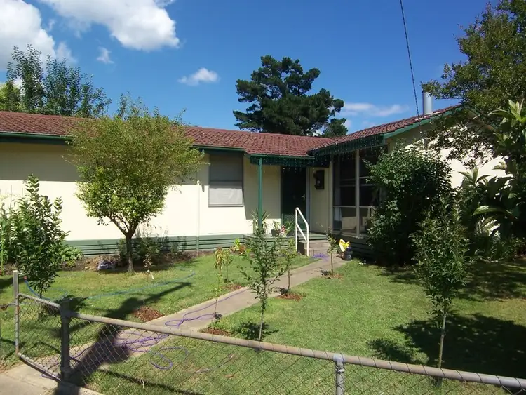26 Delany Avenue, Bright VIC 3741