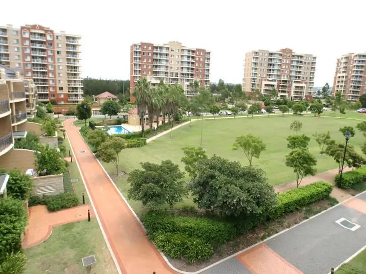 1 Bradley Pl, Liberty Grove NSW 2138