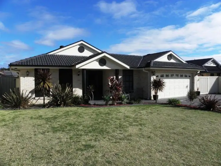 17 Burradoo Cres, Nowra NSW 2541