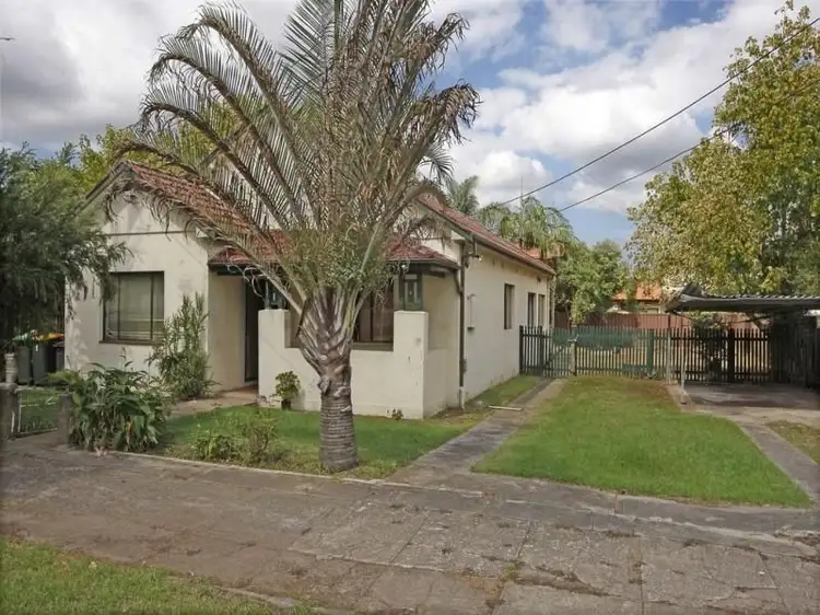 1 Weil Avenue, Croydon Park NSW 2133