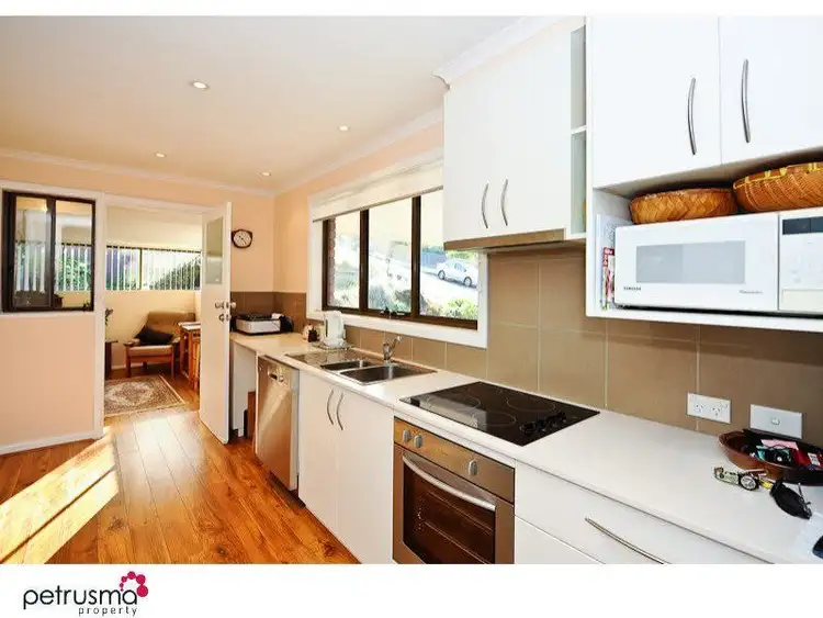 Sixth view of Homely villa listing, 2/32 Natone Street, Lindisfarne TAS 7015