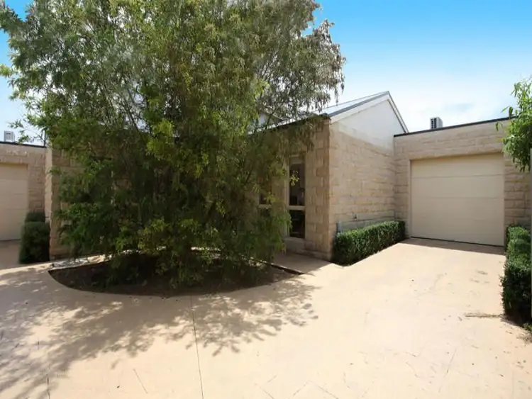 4/9-11 Sutton Avenue, Altona North VIC 3025