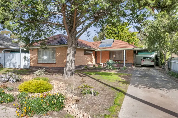 11 Lorraine Avenue, Para Vista SA 5093