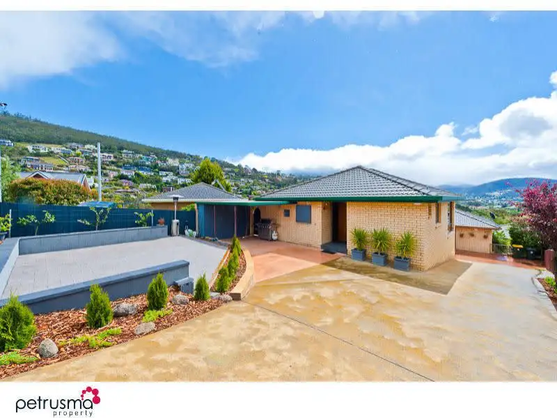 Main view of Homely unit listing, 2/9 Longview Ave, Sandy Bay TAS 7005