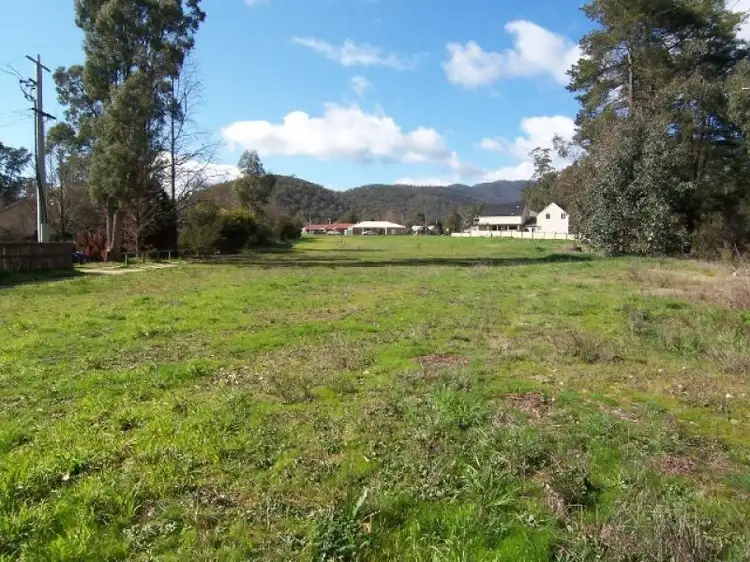 23 Thompson Street, Bright VIC 3741