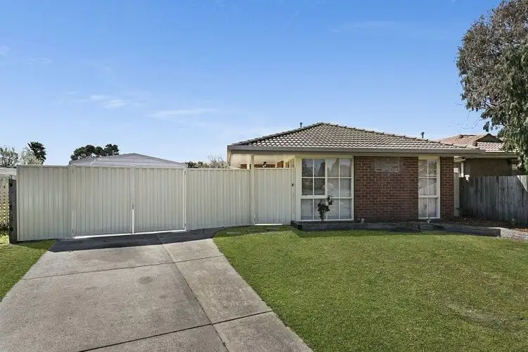 16 FOSTERS COURT, Cranbourne North VIC 3977