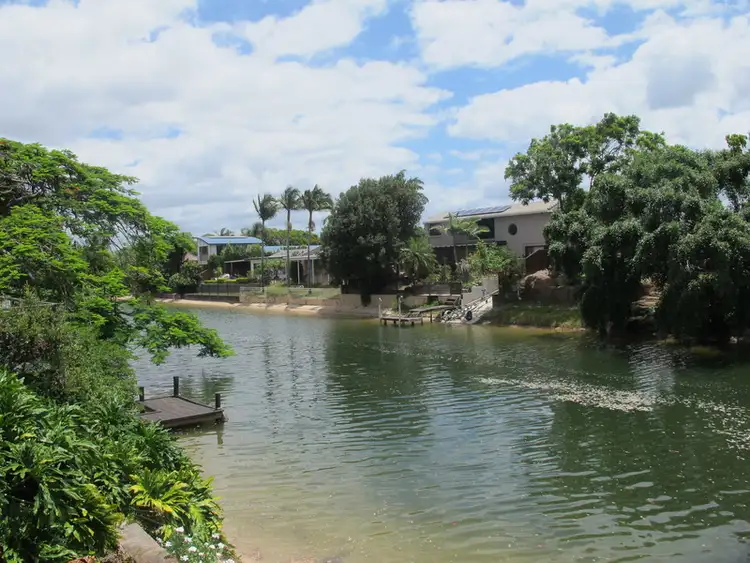 1 Pearl Key, Broadbeach Waters QLD 4218