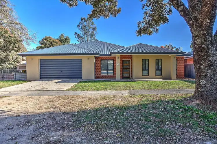1A Bailey Street, Porepunkah VIC 3740