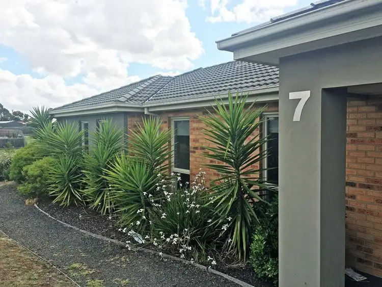 7 LAWN AVENUE, Traralgon VIC 3844