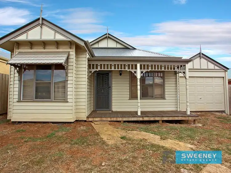 28 Kerford Crescent, Point Cook VIC 3030