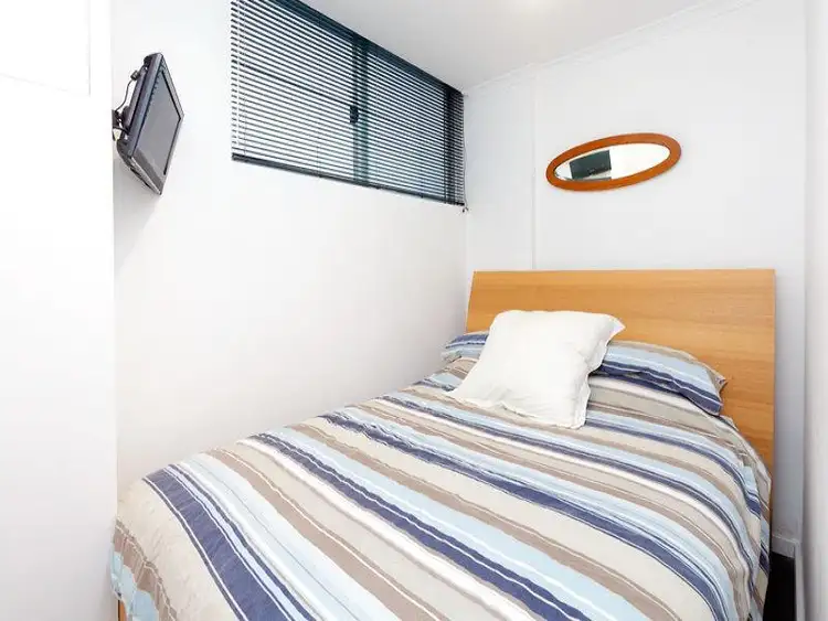 Third view of Homely studio listing, 35/50 Roslyn Gardens, Elizabeth Bay NSW 2011