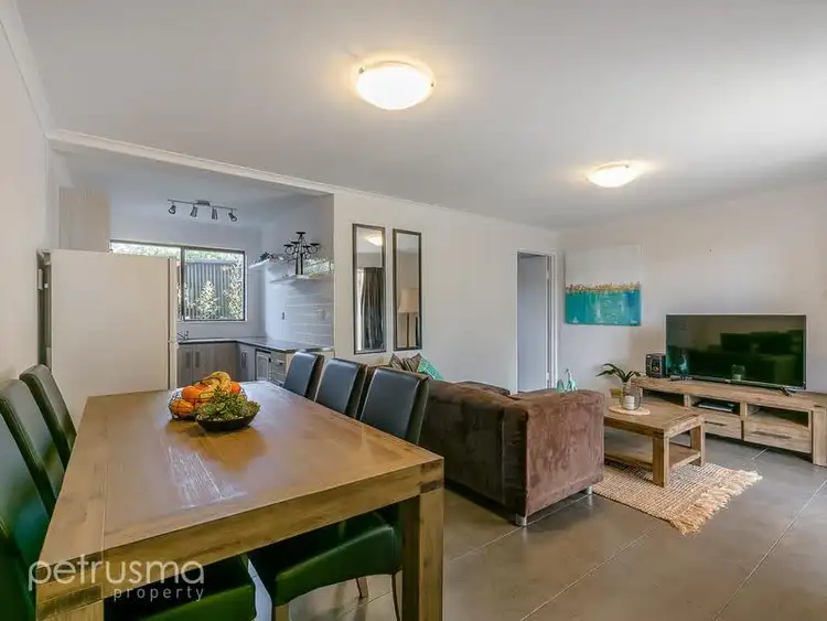 2/1-3 Katoomba Crescent, Montrose TAS 7010