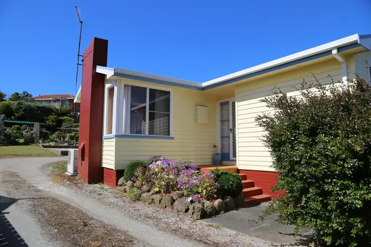 25 Main Road, Stanley TAS 7331