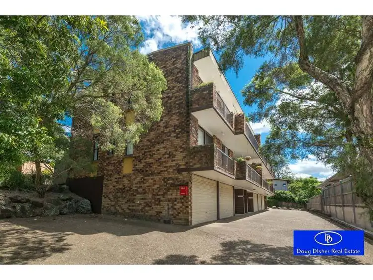 4/114 Carmody Road, St Lucia QLD 4067