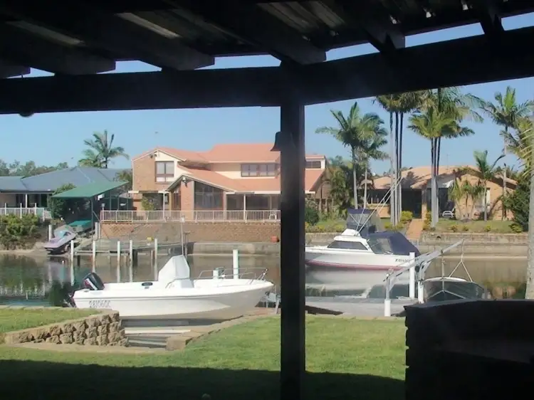 376 Bayview St, Hollywell QLD 4216