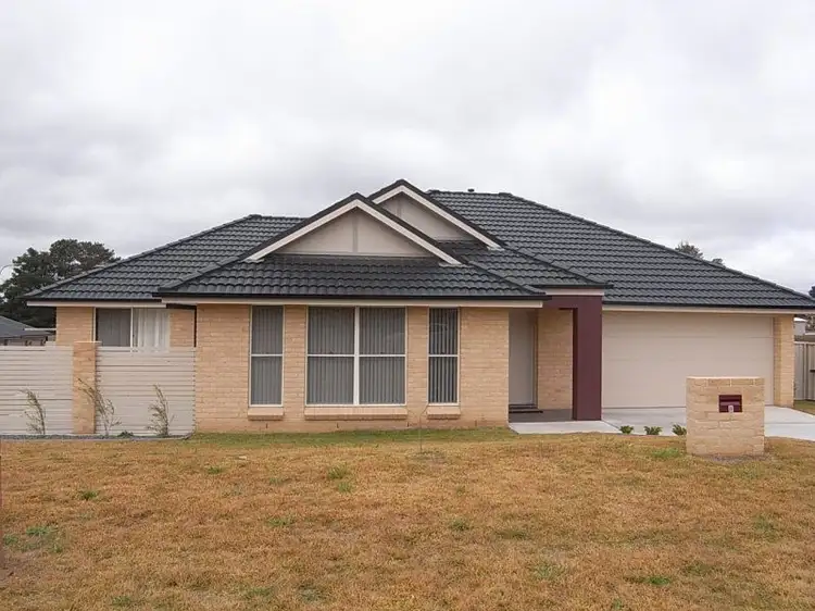 8 Diamond Drive, Orange NSW 2800