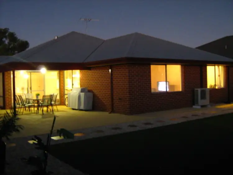 276 Adelaide St, High Wycombe WA 6057