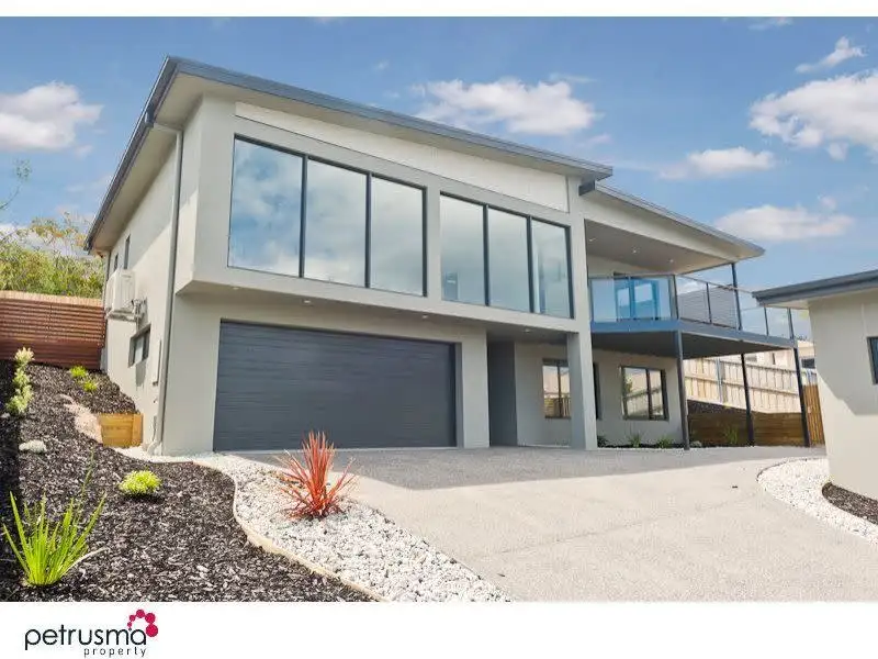 Main view of Homely unit listing, 2/658 Oceana Drive, Howrah TAS 7018