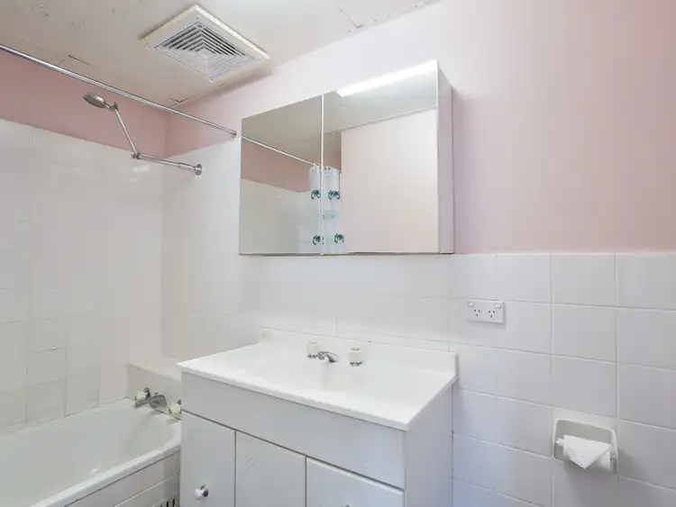 Fifth view of Homely unit listing, 2/16 Messines Street, Shoal Bay NSW 2315