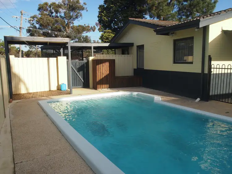Seventh view of Homely house listing, 2 Cherry Way, Camillo WA 6111