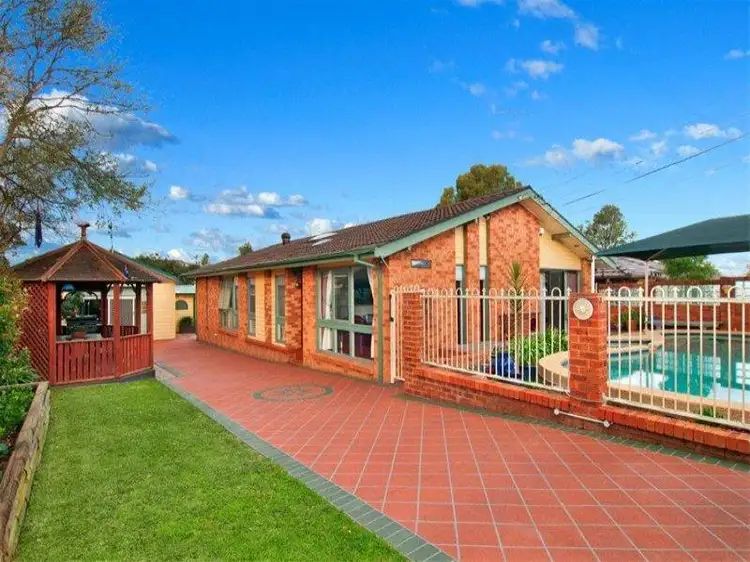 12 Paine Ave, Moorebank NSW 2170