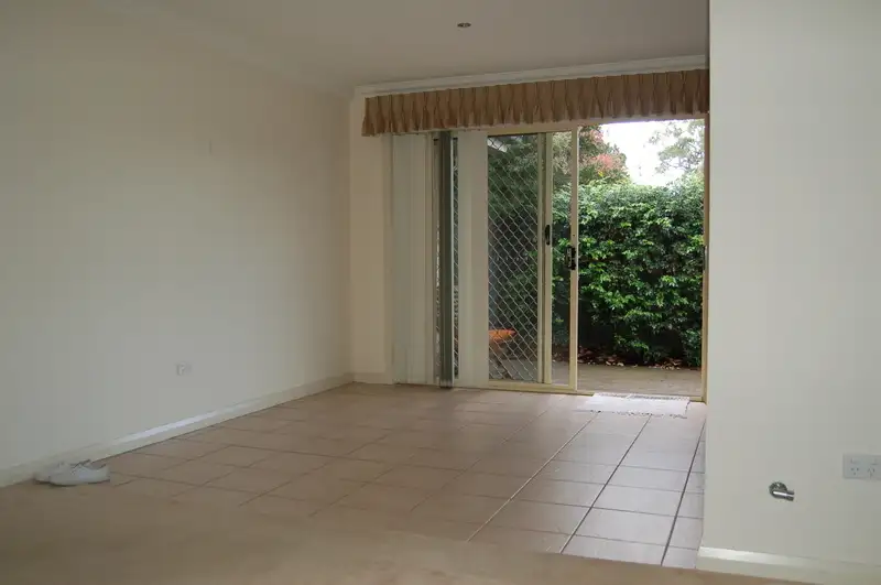 Main view of Homely villa listing, 3/36 Bridge St, Coniston NSW 2500