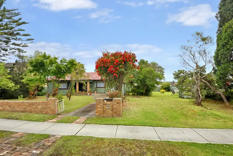 273 Cooriengah Heights Rd, Engadine NSW 2233