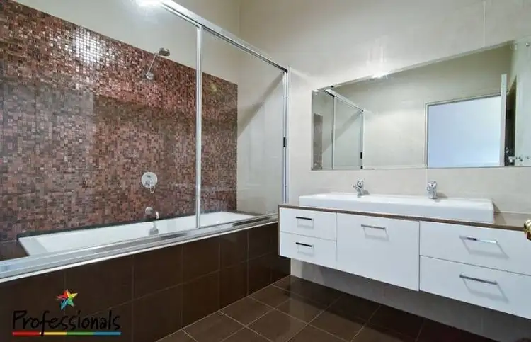 Sixth view of Homely house listing, 10 Irruka Crescent, Ferny Hills QLD 4055