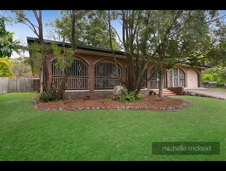 21 Marmindie Street, Chapel Hill QLD 4069