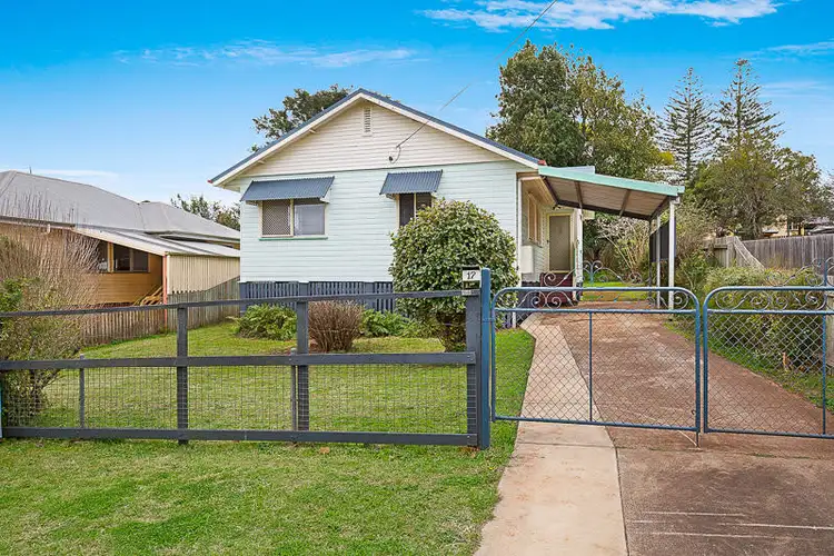17 Walsh St, Harlaxton QLD 4350