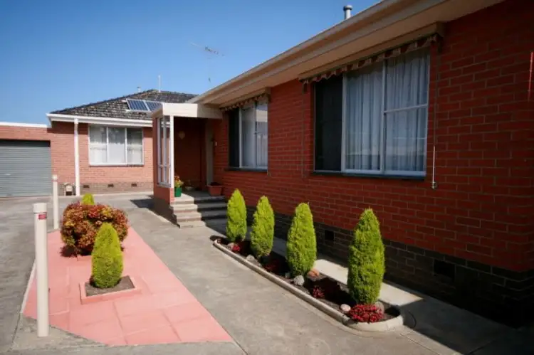 2/4 Oxford Street, Whittington VIC 3219