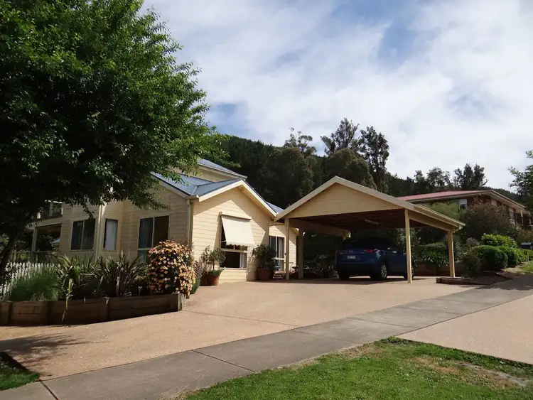 19 Norman Court, Bright VIC 3741