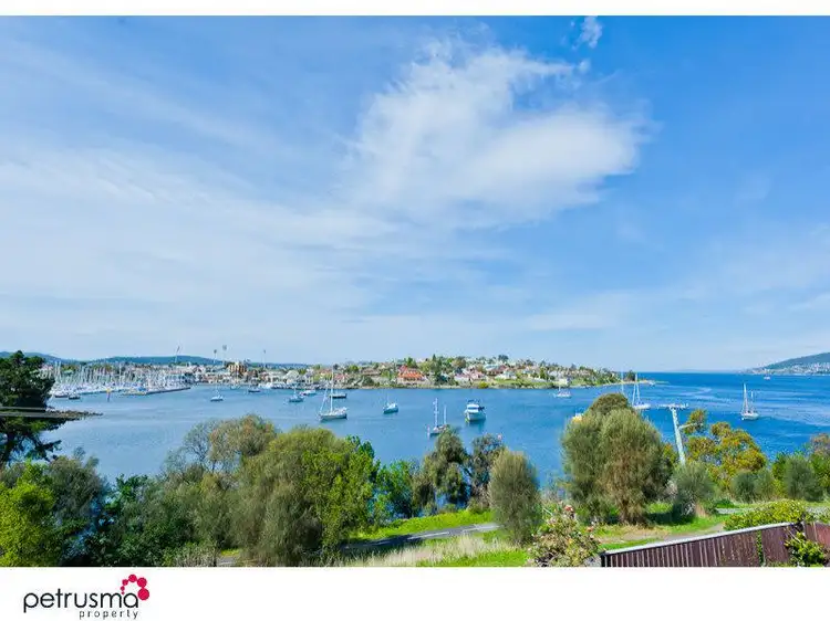 64 Bastick Street, Rosny TAS 7018