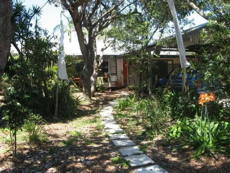 4 Beachside Drive, Suffolk Park NSW 2481