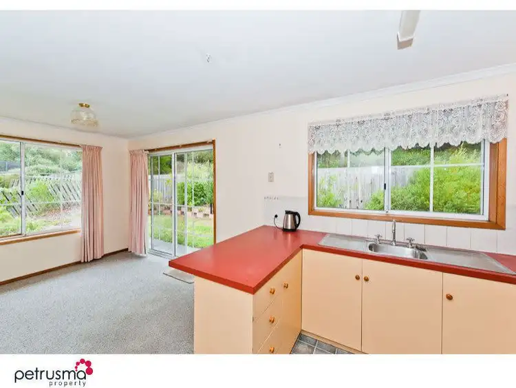 Third view of Homely villa listing, 5 / 135 Malunna Road, Lindisfarne TAS 7015