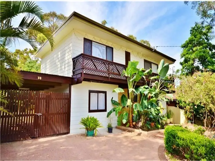 38 Cams Boulevarde, Summerland Point NSW 2259
