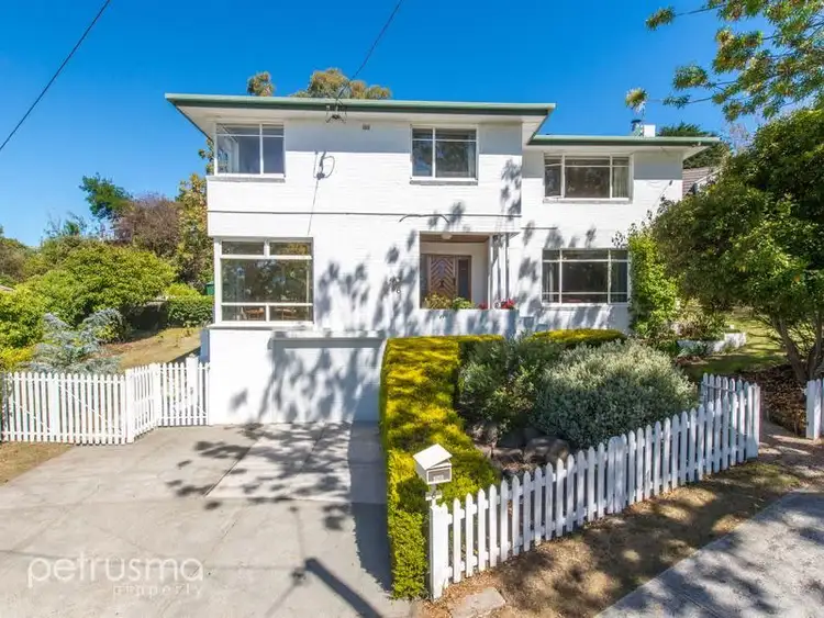 6 Oakleigh Avenue, Taroona TAS 7053