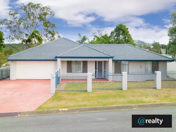 16 Norseman Crescent